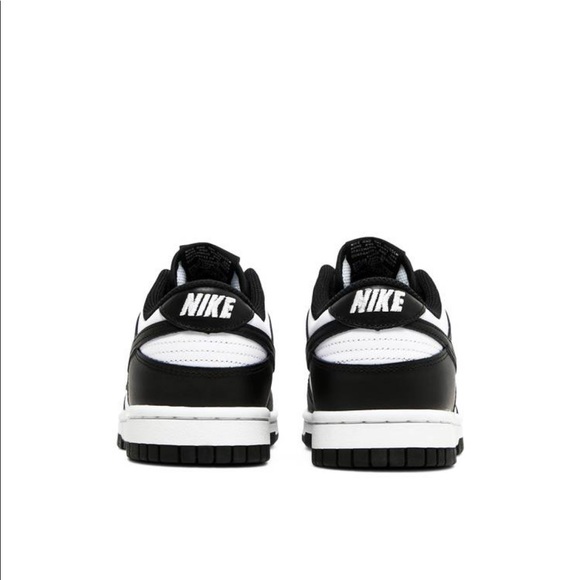 Black and white Nike dunks. - Picture 5 of 5